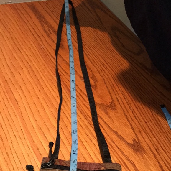 Purse with shoulder strap, has 2 pockets w zippers, tapestry motif. 6”x6”. - Picture 9 of 9